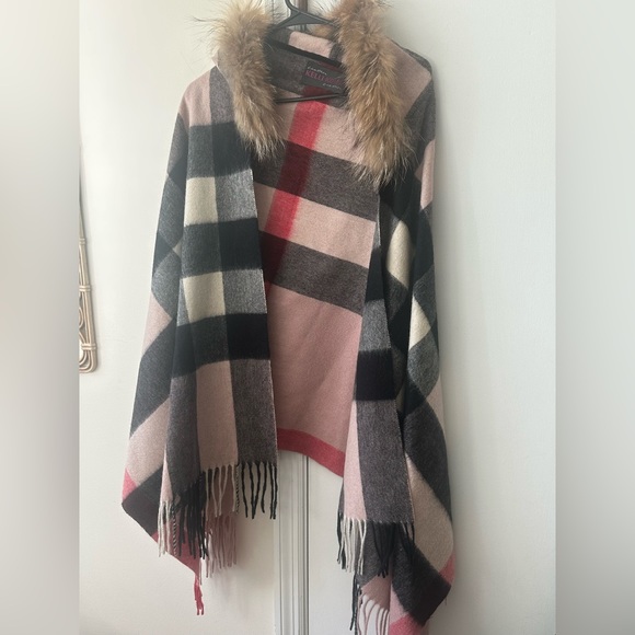 Kelli Kouri Cape - Picture 2 of 4